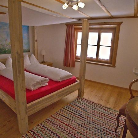 Chasa Sassalba Bed & Breakfast Lu ภายนอก รูปภาพ