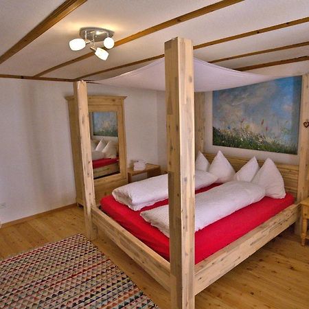 Chasa Sassalba Bed & Breakfast Lu ภายนอก รูปภาพ