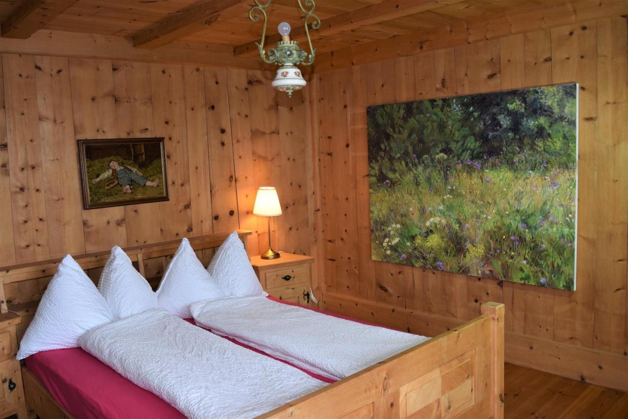 Chasa Sassalba Bed & Breakfast Lu ภายนอก รูปภาพ