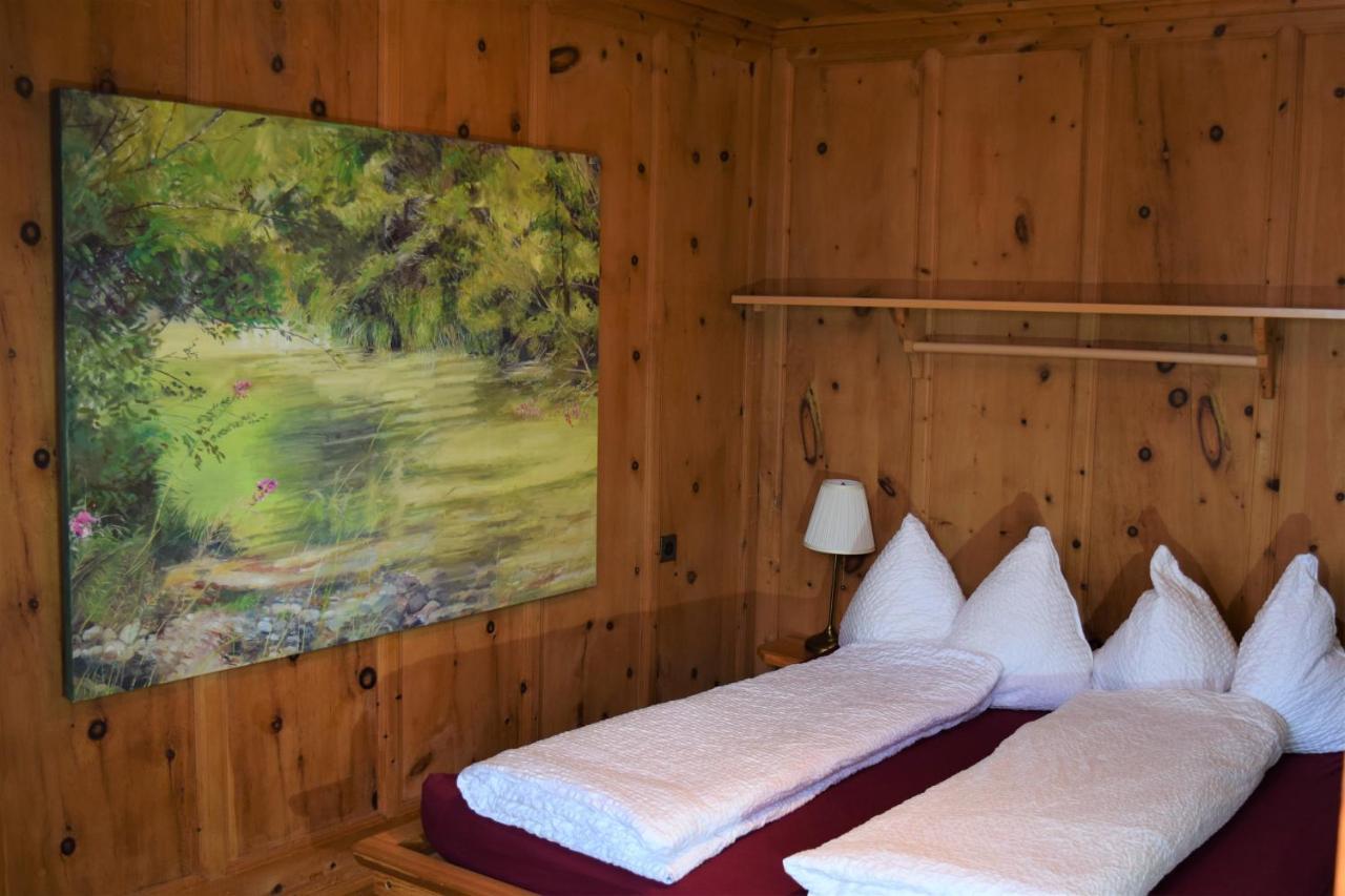 Chasa Sassalba Bed & Breakfast Lu ภายนอก รูปภาพ