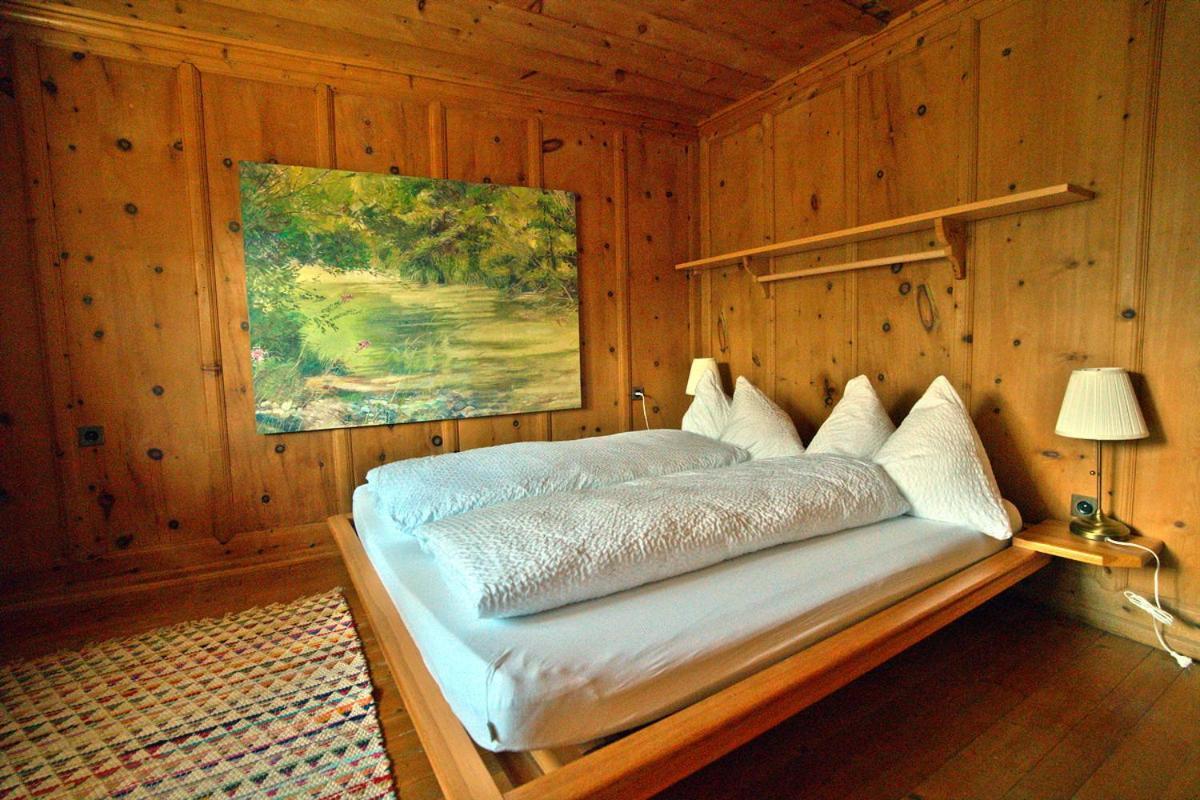 Chasa Sassalba Bed & Breakfast Lu ภายนอก รูปภาพ