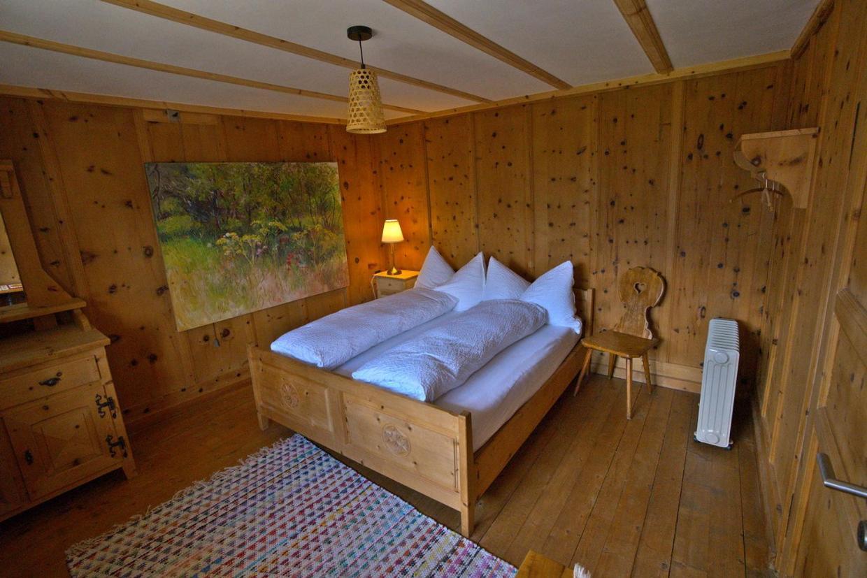 Chasa Sassalba Bed & Breakfast Lu ภายนอก รูปภาพ