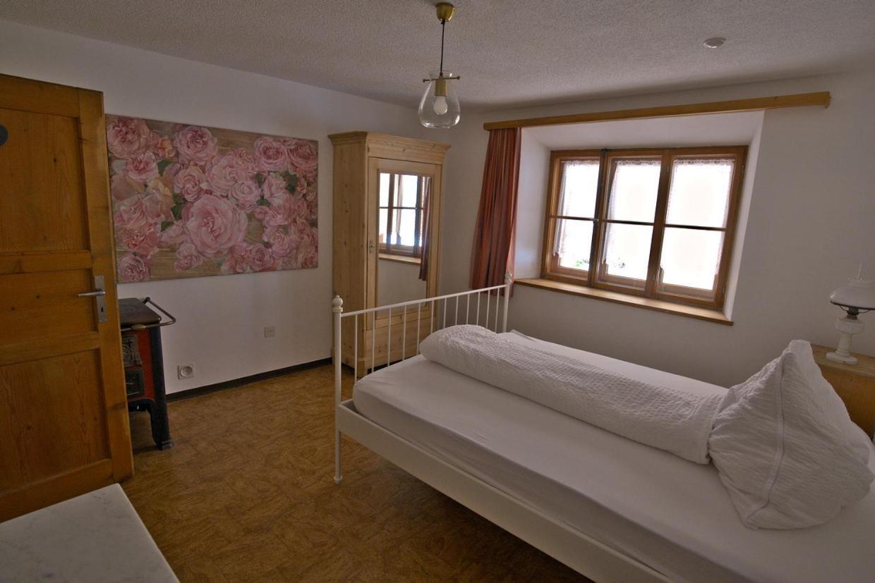 Chasa Sassalba Bed & Breakfast Lu ภายนอก รูปภาพ