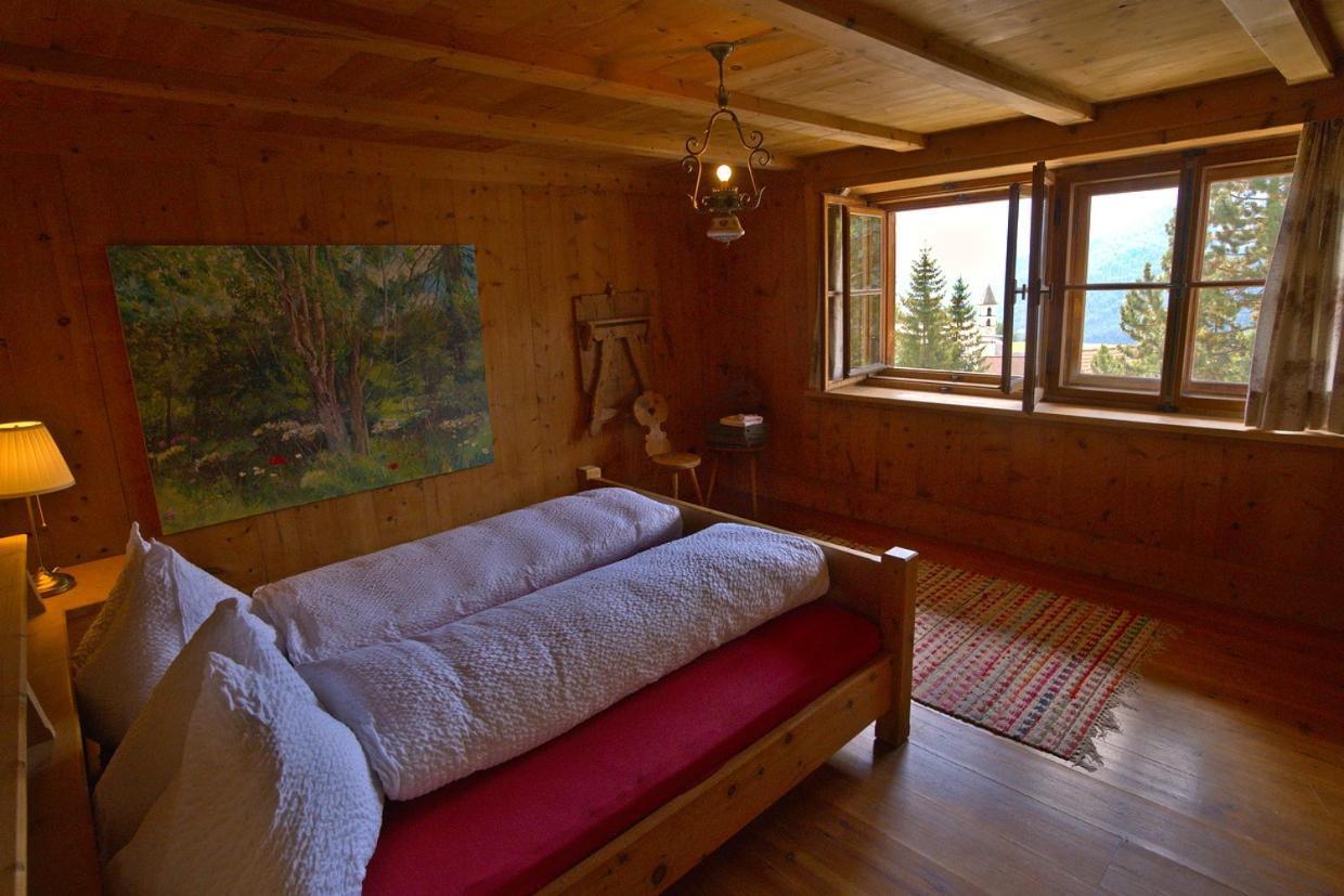 Chasa Sassalba Bed & Breakfast Lu ภายนอก รูปภาพ